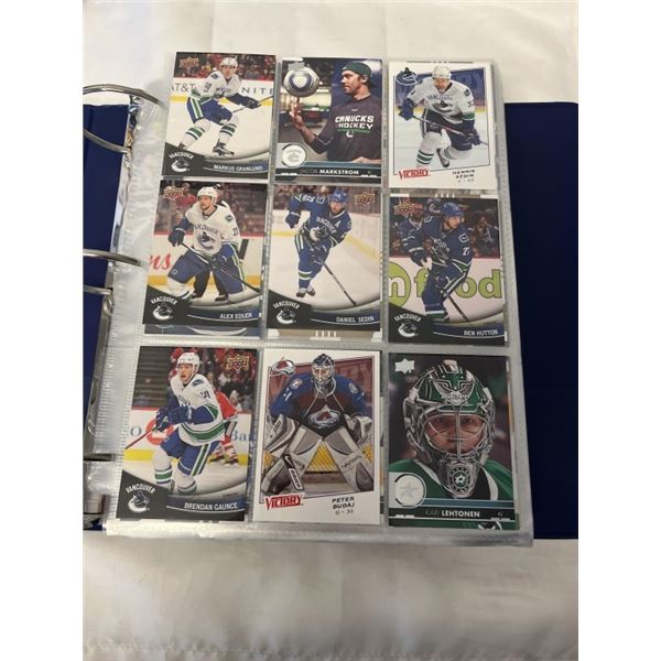 BINDER OF HOCKEY CARDS