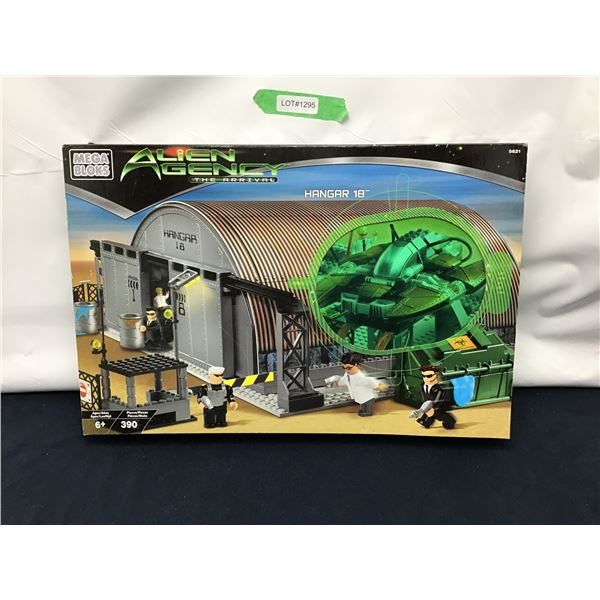 Megabloks Alien Agency Hangar 18 #5621 (RARE) NIB