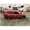 Image 13 : PARKSVILLE - 2016 HYUNDAI SANTA FE, RED, 157708 KMS, ALL WHEEL DRIVE. - J357356