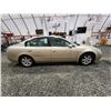 Image 12 : PARKSVILLE - 2003 NISSAN ALTIMA, GOLD, 159216 KMS, FRONT WHEEL DRIVE. - J124194
