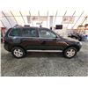Image 11 : PARKSVILLE - 2004 VW TOUAREG, BLACK, 152592 MILES KMS, ALL WHEEL DRIVE. - D033743