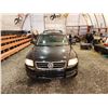 Image 6 : PARKSVILLE - 2004 VW TOUAREG, BLACK, 152592 MILES KMS, ALL WHEEL DRIVE. - D033743