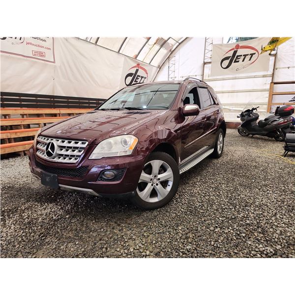 PARKSVILLE - 2009 MERCEDES ML320, RED, 285413 KMS, ALL WHEEL DRIVE. - P525310