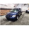 Image 3 : PARKSVILLE - 2005 DODGE GRAND CARAVAN, BLUE, 217233 KMS, FRONT WHEEL DRIVE. - D403139