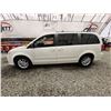 Image 23 : PARKSVILLE - 2013 DODGE CARAVAN, WHITE, 179891 KMS, FRONT WHEEL DRIVE. - D702426