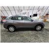 Image 11 : PARKSVILLE - 2016 NISSAN ROGUE, GREY, 217295 KMS, FOUR WHEEL DRIVE. - D746395
