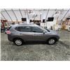 Image 12 : PARKSVILLE - 2016 NISSAN ROGUE, GREY, 217295 KMS, FOUR WHEEL DRIVE. - D746395