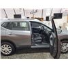 Image 36 : PARKSVILLE - 2016 NISSAN ROGUE, GREY, 217295 KMS, FOUR WHEEL DRIVE. - D746395
