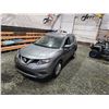 Image 4 : PARKSVILLE - 2016 NISSAN ROGUE, GREY, 217295 KMS, FOUR WHEEL DRIVE. - D746395