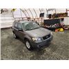 Image 10 : PARKSVILLE - 2005 FORD ESCAPE, GREY, 216241 KMS, FOUR WHEEL DRIVE. - JA64145