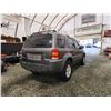 Image 14 : PARKSVILLE - 2005 FORD ESCAPE, GREY, 216241 KMS, FOUR WHEEL DRIVE. - JA64145