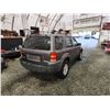 Image 15 : PARKSVILLE - 2005 FORD ESCAPE, GREY, 216241 KMS, FOUR WHEEL DRIVE. - JA64145