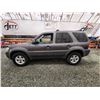 Image 23 : PARKSVILLE - 2005 FORD ESCAPE, GREY, 216241 KMS, FOUR WHEEL DRIVE. - JA64145