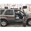 Image 36 : PARKSVILLE - 2005 FORD ESCAPE, GREY, 216241 KMS, FOUR WHEEL DRIVE. - JA64145