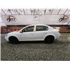 Image 23 : PARKSVILLE - 2005 CHEVY COBALT, WHITE, 206476 KMS, FRONT WHEEL DRIVE. - B550012