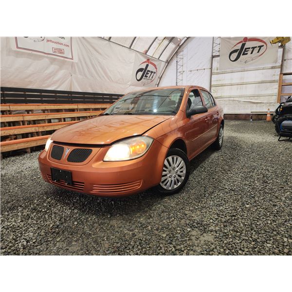 PARKSVILLE - 2006 PONTIAC PURSUIT, ORANGE, 126971 KMS, FRONT WHEEL DRIVE. - B826713