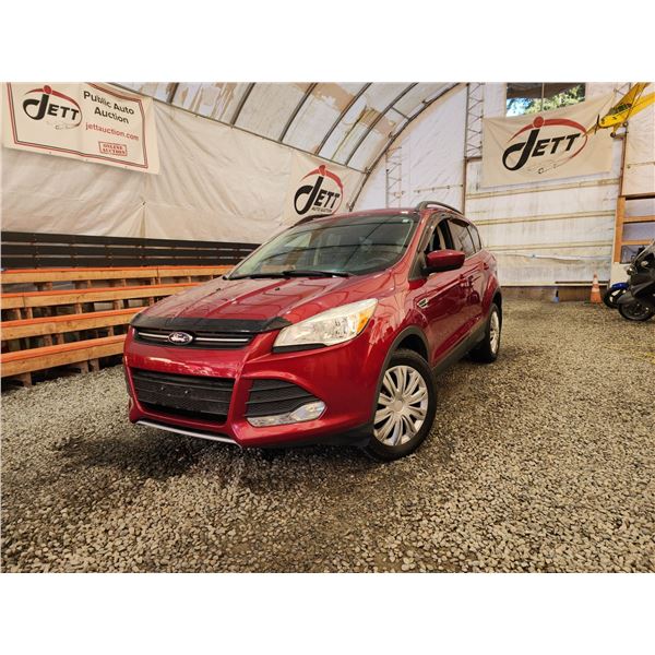 PARKSVILLE - 2015 FORD ESCAPE, RED, 203406 KMS, FOUR WHEEL DRIVE. - BC83179