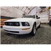 Image 2 : PARKSVILLE - 2007 FORD MUSTANG, WHITE, 174702 KMS, REAR WHEEL DRIVE. - D267925