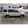 Image 12 : PARKSVILLE - 2005 HONDA PILOT, SILVER, 256520 KMS, ALL WHEEL DRIVE. - P000632