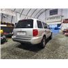 Image 14 : PARKSVILLE - 2005 HONDA PILOT, SILVER, 256520 KMS, ALL WHEEL DRIVE. - P000632