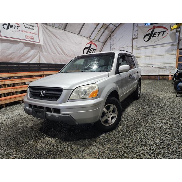 PARKSVILLE - 2005 HONDA PILOT, SILVER, 256520 KMS, ALL WHEEL DRIVE. - P000632