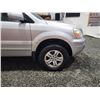 Image 25 : PARKSVILLE - 2005 HONDA PILOT, SILVER, 256520 KMS, ALL WHEEL DRIVE. - P000632