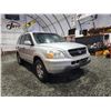 Image 8 : PARKSVILLE - 2005 HONDA PILOT, SILVER, 256520 KMS, ALL WHEEL DRIVE. - P000632