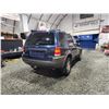 Image 14 : PARKSVILLE - 2004 FORD ESCAPE, BLUE, 288537 KMS, FOUR WHEEL DRIVE. - JB04271