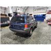 Image 15 : PARKSVILLE - 2004 FORD ESCAPE, BLUE, 288537 KMS, FOUR WHEEL DRIVE. - JB04271