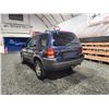 Image 20 : PARKSVILLE - 2004 FORD ESCAPE, BLUE, 288537 KMS, FOUR WHEEL DRIVE. - JB04271