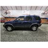 Image 23 : PARKSVILLE - 2004 FORD ESCAPE, BLUE, 288537 KMS, FOUR WHEEL DRIVE. - JB04271