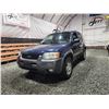 Image 2 : PARKSVILLE - 2004 FORD ESCAPE, BLUE, 288537 KMS, FOUR WHEEL DRIVE. - JB04271