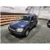 Image 4 : PARKSVILLE - 2004 FORD ESCAPE, BLUE, 288537 KMS, FOUR WHEEL DRIVE. - JB04271