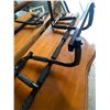 Image 1 : 508 -- PULL UP BAR