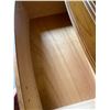 Image 4 : 516 -- TALLER DRESSER