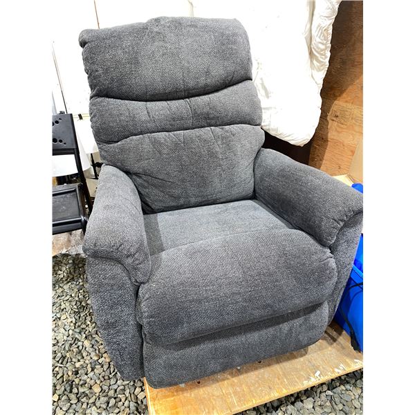 532 -- LAZYBOY RECLINER