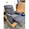 Image 3 : 532 -- LAZYBOY RECLINER