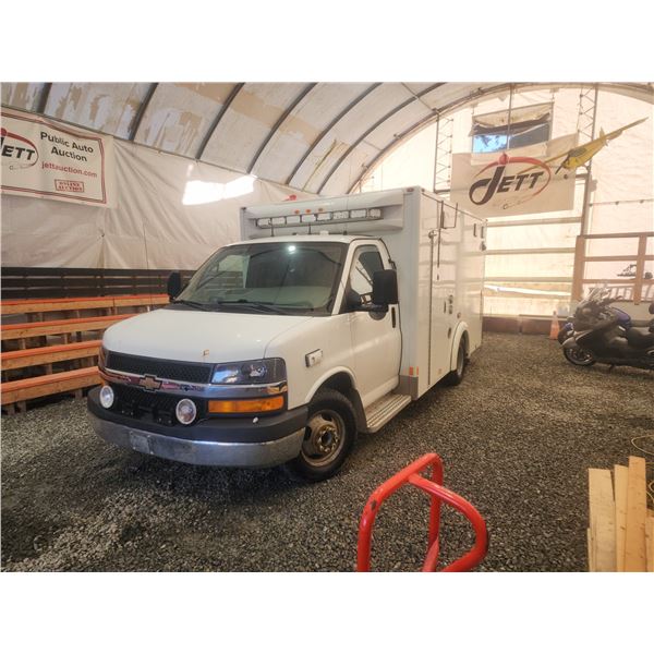 PARKSVILLE - 2011 CHEVY EXPRESS, WHITE, 372150 KMS, REAR WHEEL DRIVE. - P178206
