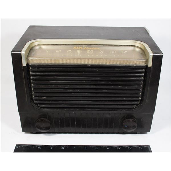 VINTAGE RCA VICTOR X608 RADIO
