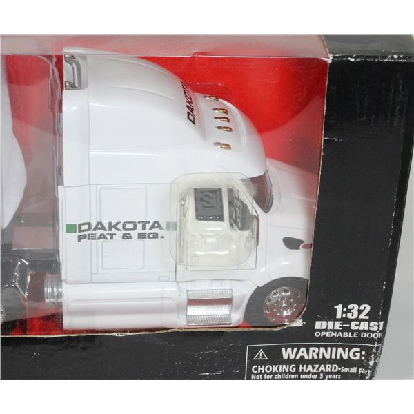 VINTAGE NEWRAY 1:32 PETERBILT 387