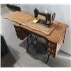 Image 3 : ANTIQUE DAMASCUS SEWING MACHINE