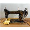Image 4 : ANTIQUE DAMASCUS SEWING MACHINE