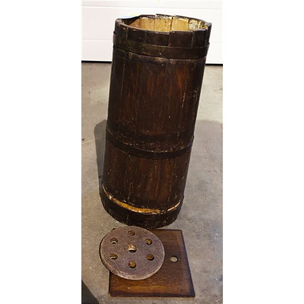 VINTAGE WOODEN BARREL/BUCKET