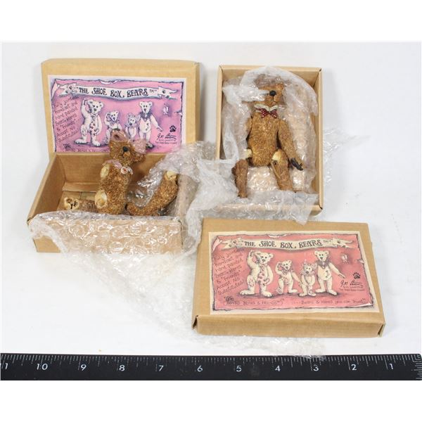 VINTAGE PAIR SHOW BOX BEARS