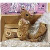 Image 3 : VINTAGE PAIR SHOW BOX BEARS