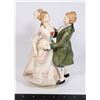Image 1 : VINTAGE PORCELAIN MUSIC BOX FIGURINE