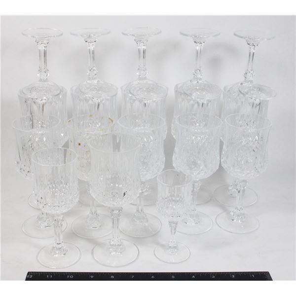 VINTAGE SET LONGCHAMP PATTERN