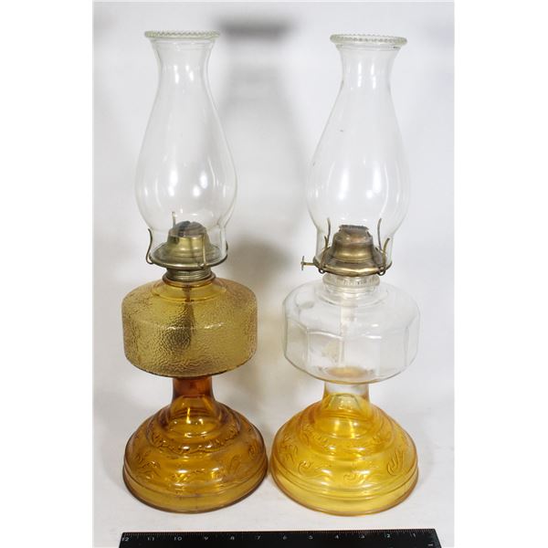 VINTAGE PAIR OF GLASS OIL LAMPS