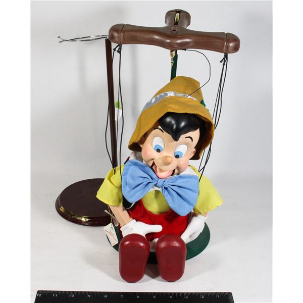 VINTAGE DISNEY PINOCCHIO MARIONETTE