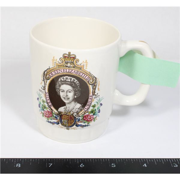 VINTAGE QUEEN ELIZABETH MUG